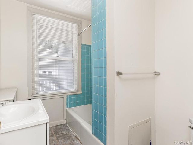 22-24 S Eckar, Irvington, NY 10533