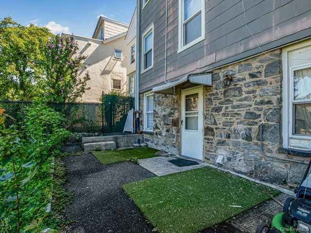 22-24 S Eckar, Irvington, NY 10533