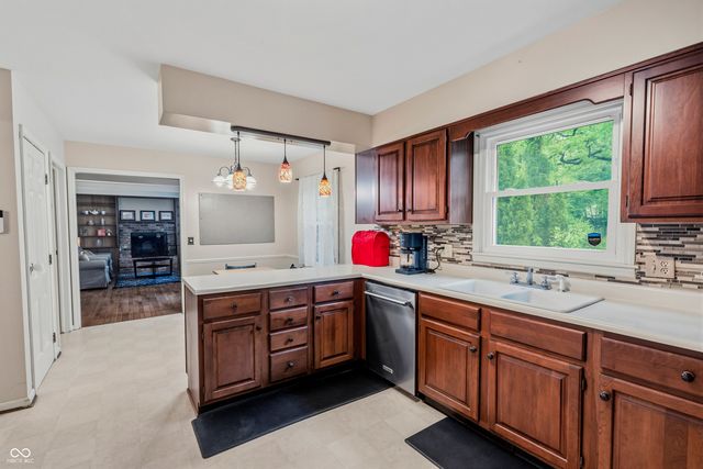 1538 Pittwood Drive, Indianapolis, IN 46240