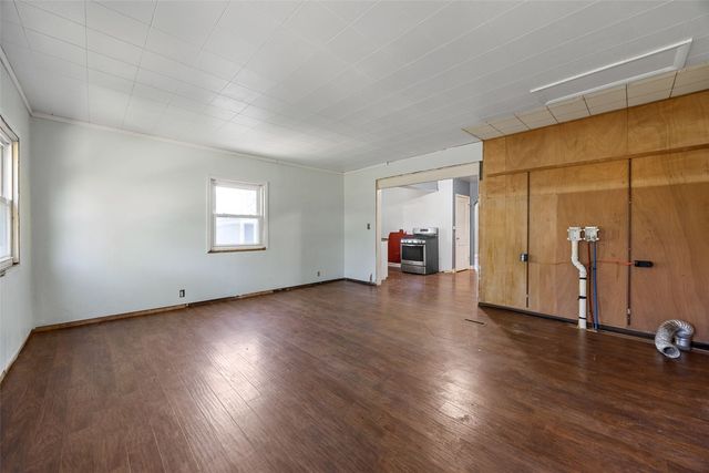 1050 27th Street NE, Cedar Rapids, IA 52402