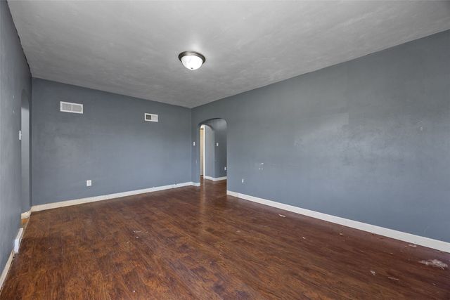 1050 27th Street NE, Cedar Rapids, IA 52402