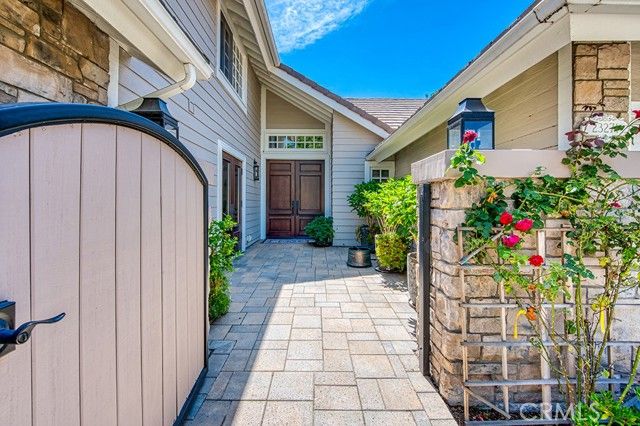 23271 Via Dorado, Laguna Hills, CA 92679