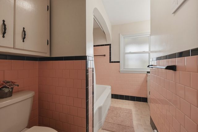 20 Elaine Street, Webster, MA 01570