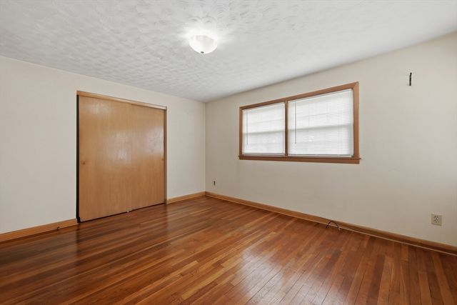 20 Elaine Street, Webster, MA 01570