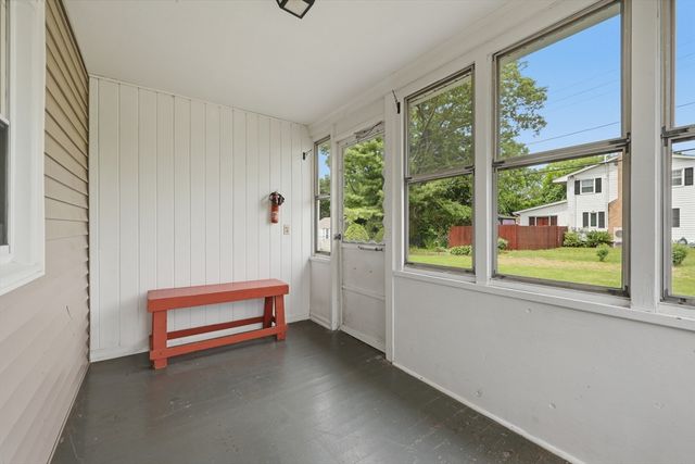 20 Elaine Street, Webster, MA 01570