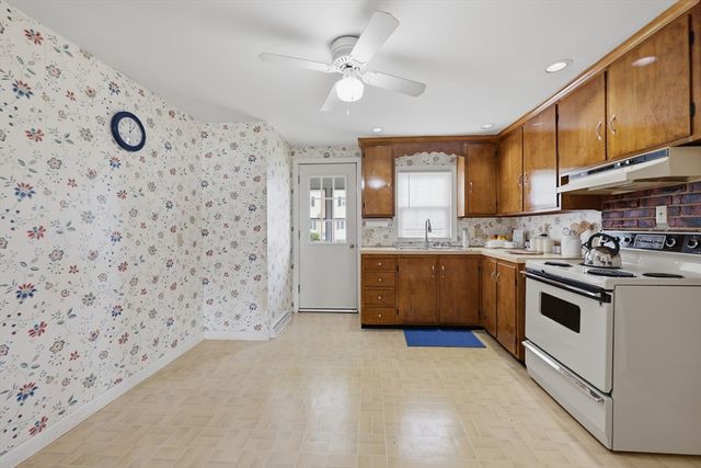 20 Elaine Street, Webster, MA 01570