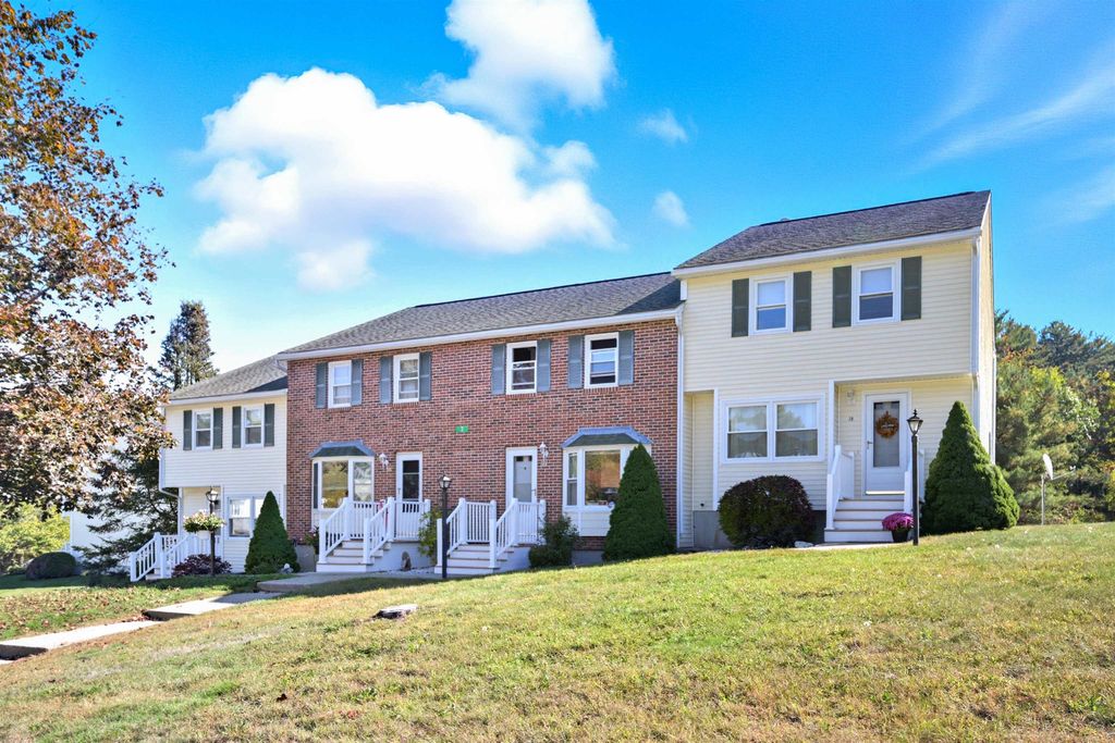 120 Newton Road # 2D, Plaistow, NH 03865