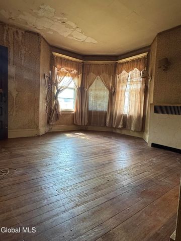 1256 Parkwood Boulevard, Schenectady, NY 12308