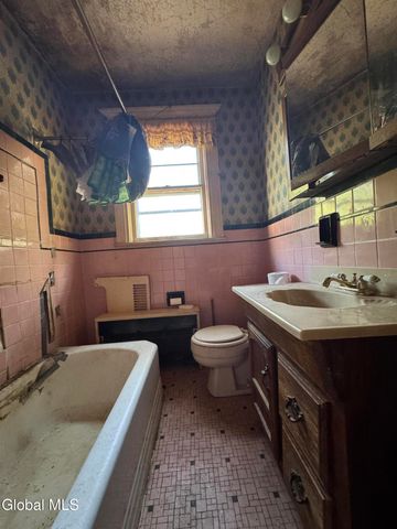 1256 Parkwood Boulevard, Schenectady, NY 12308