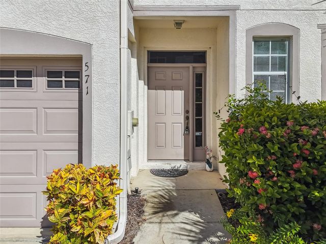 571 SHOREHAM COURT NE, St Petersburg, FL 33716