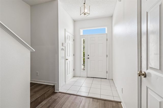 571 SHOREHAM COURT NE, St Petersburg, FL 33716
