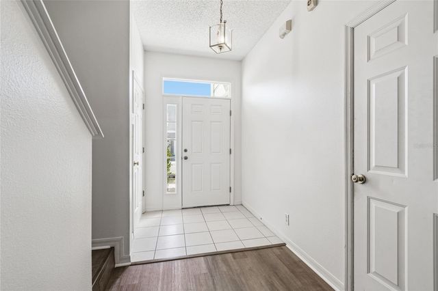571 SHOREHAM COURT NE, St Petersburg, FL 33716