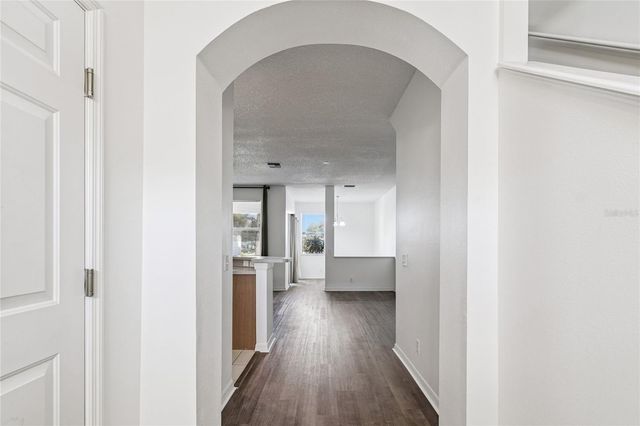 571 SHOREHAM COURT NE, St Petersburg, FL 33716