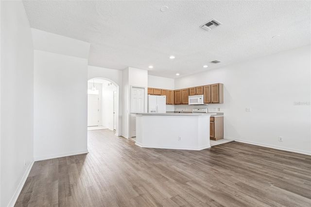 571 SHOREHAM COURT NE, St Petersburg, FL 33716