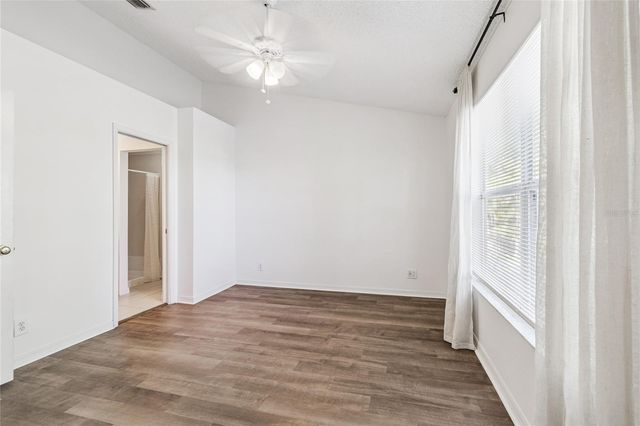 571 SHOREHAM COURT NE, St Petersburg, FL 33716