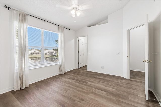 571 SHOREHAM COURT NE, St Petersburg, FL 33716