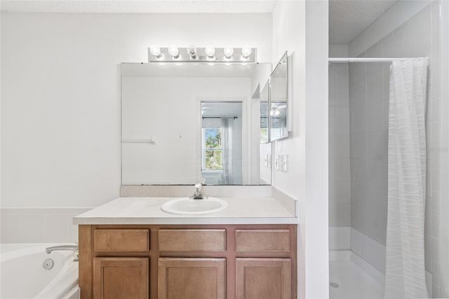 571 SHOREHAM COURT NE, St Petersburg, FL 33716