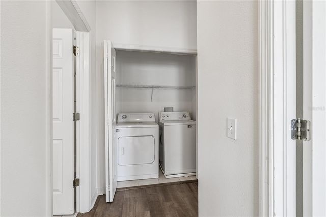571 SHOREHAM COURT NE, St Petersburg, FL 33716