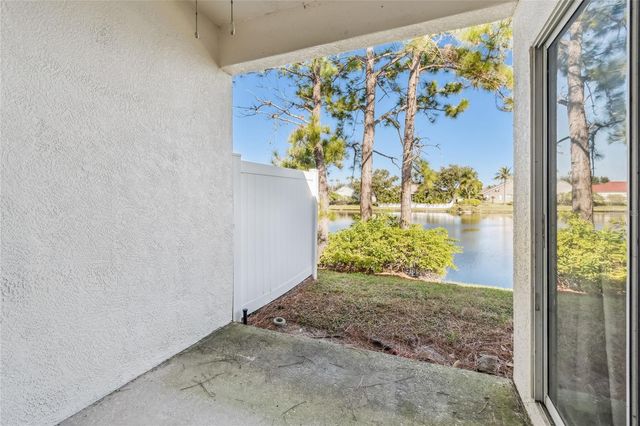 571 SHOREHAM COURT NE, St Petersburg, FL 33716