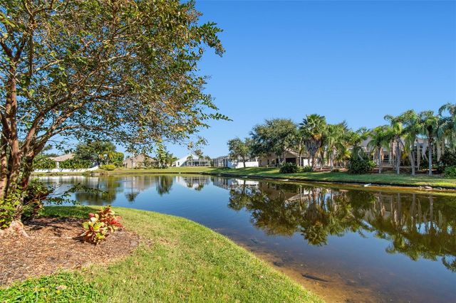 571 SHOREHAM COURT NE, St Petersburg, FL 33716
