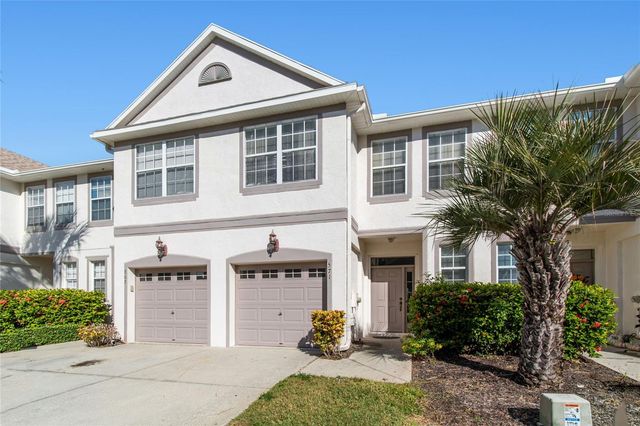 571 SHOREHAM COURT NE, St Petersburg, FL 33716
