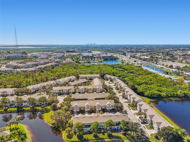 571 SHOREHAM COURT NE, St Petersburg, FL 33716