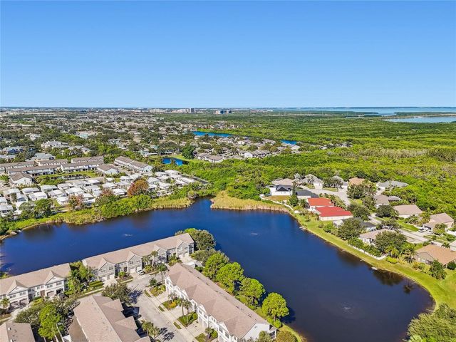 571 SHOREHAM COURT NE, St Petersburg, FL 33716