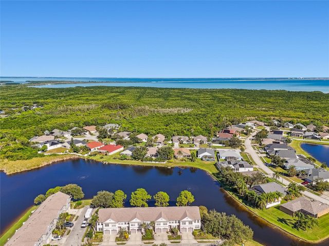 571 SHOREHAM COURT NE, St Petersburg, FL 33716