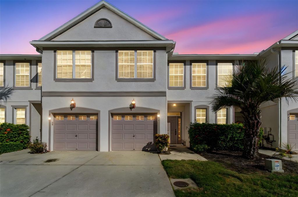 571 SHOREHAM COURT NE, St Petersburg, FL 33716