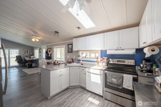 2240 W Broadway Ave #25, Moses Lake, WA 98837