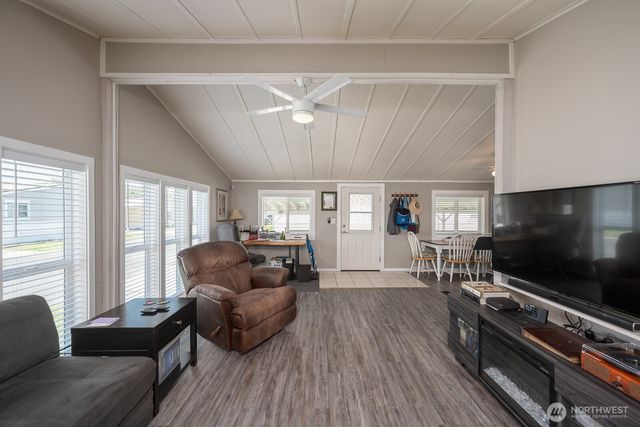 2240 W Broadway Ave #25, Moses Lake, WA 98837