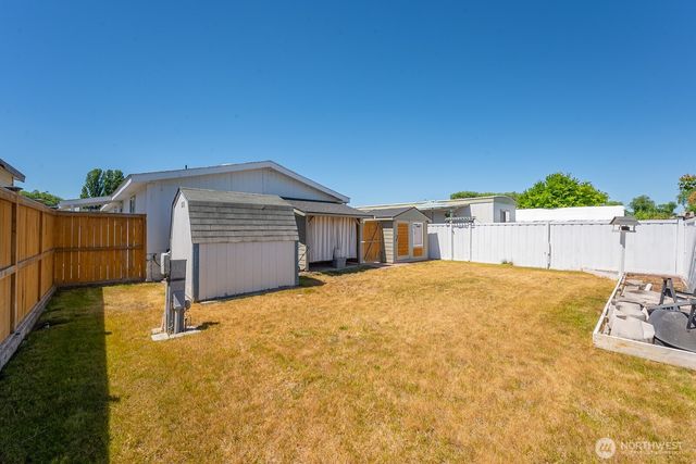 2240 W Broadway Ave #25, Moses Lake, WA 98837