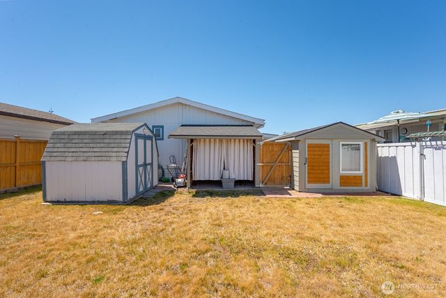 2240 W Broadway Ave #25, Moses Lake, WA 98837