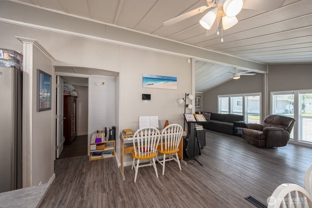 2240 W Broadway Ave #25, Moses Lake, WA 98837