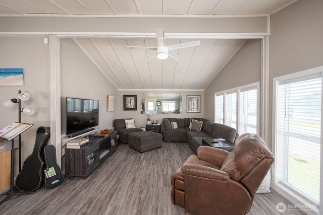 2240 W Broadway Ave #25, Moses Lake, WA 98837