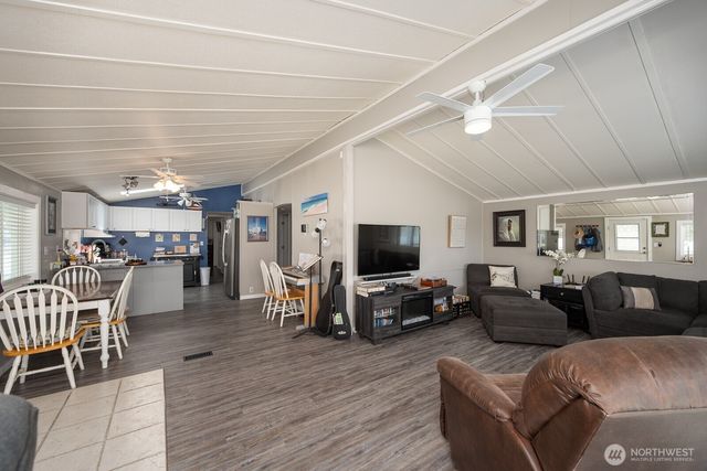 2240 W Broadway Ave #25, Moses Lake, WA 98837