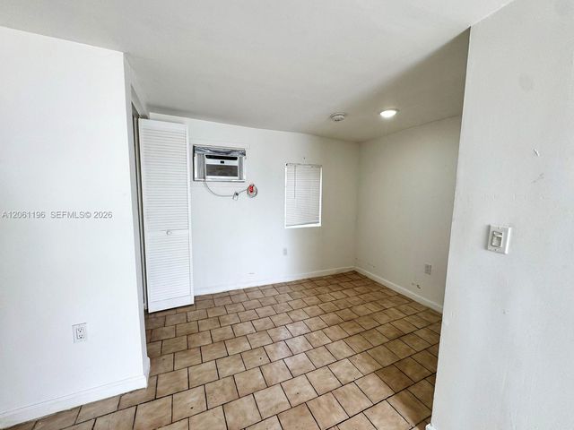 856 SW 6th St 105, Miami, FL 33130