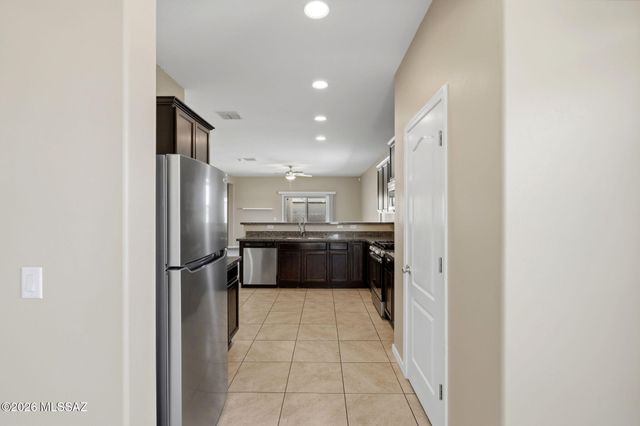 11293 W Folsom Point Drive, Marana, AZ 85658