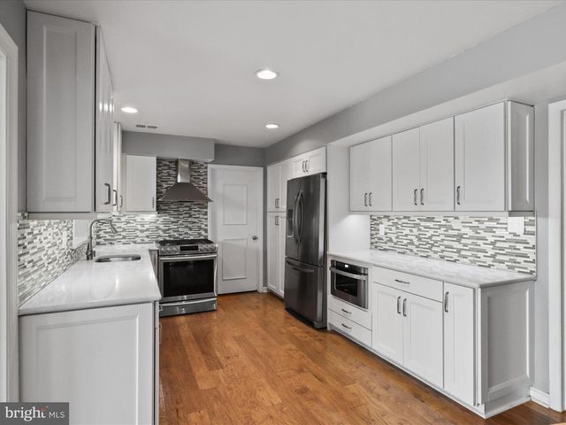 13129 PENNYPACKER LANE, Fairfax, VA 22033