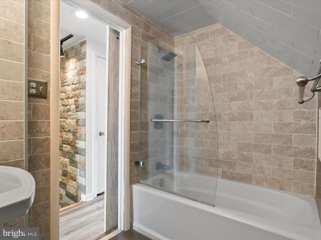 13129 PENNYPACKER LANE, Fairfax, VA 22033