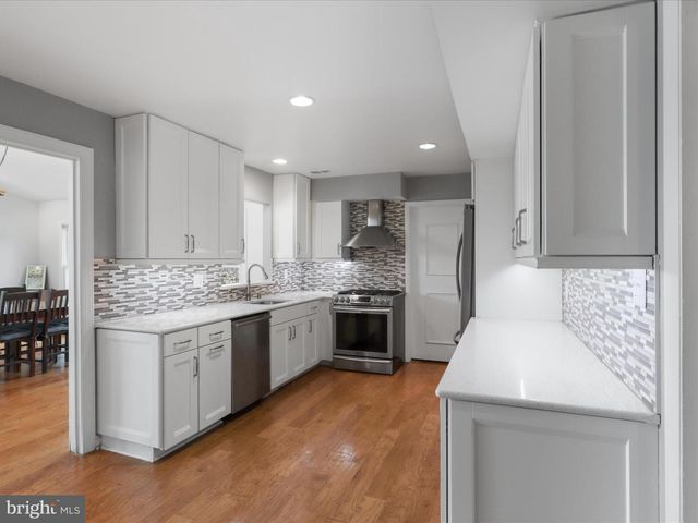 13129 PENNYPACKER LANE, Fairfax, VA 22033