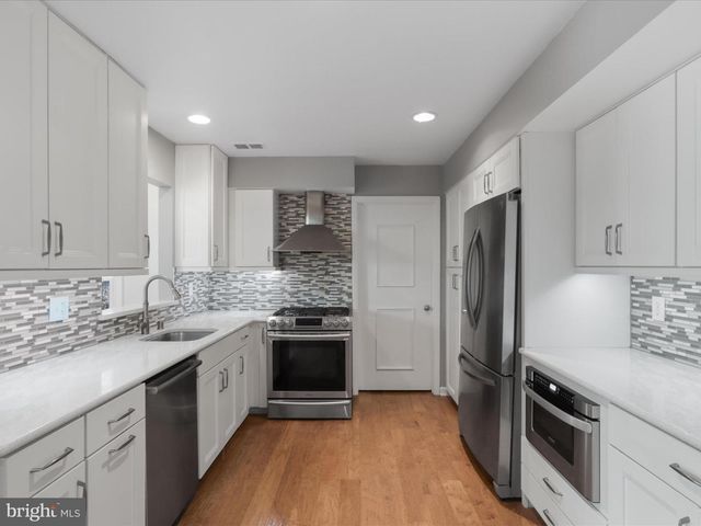 13129 PENNYPACKER LANE, Fairfax, VA 22033
