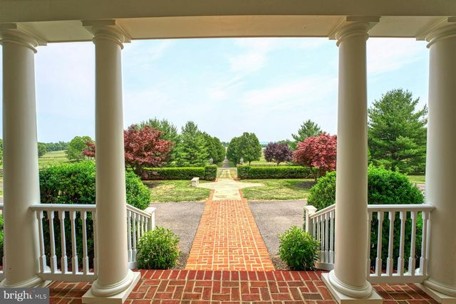 899 EARLE RD, Charles Town, WV 25414