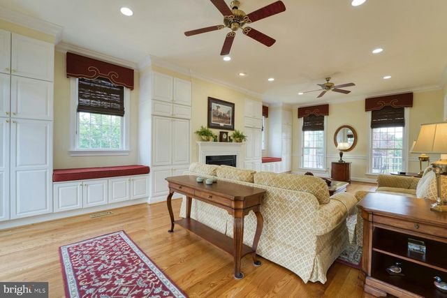 899 EARLE RD, Charles Town, WV 25414