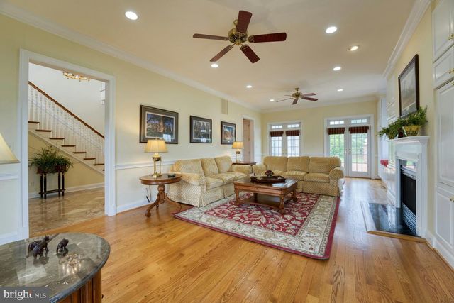 899 EARLE RD, Charles Town, WV 25414
