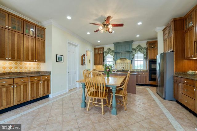899 EARLE RD, Charles Town, WV 25414