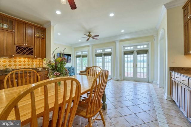 899 EARLE RD, Charles Town, WV 25414