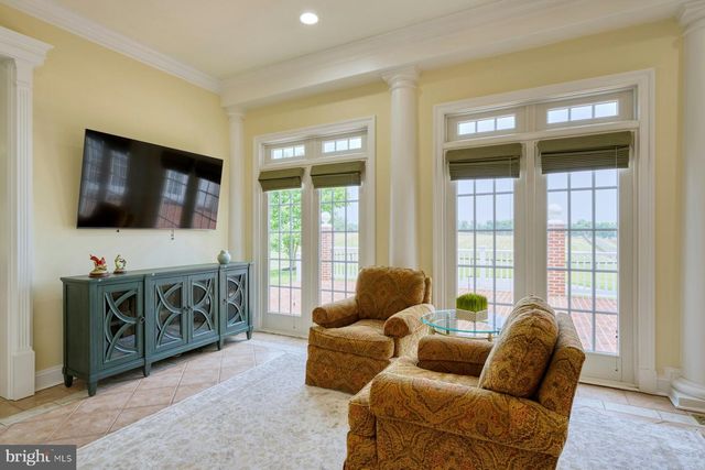 899 EARLE RD, Charles Town, WV 25414