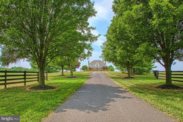 899 EARLE RD, Charles Town, WV 25414