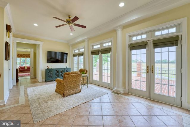 899 EARLE RD, Charles Town, WV 25414